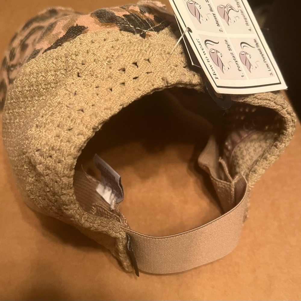 🆕 Leopard Print Knit Cap - Picture 4 of 4